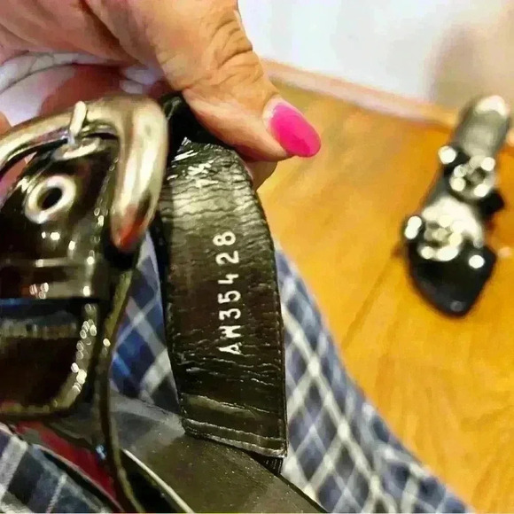 Stuart Weitzman Y2K Chunky Buckle Black Heels Size 7.5 - Picture 10 of 10